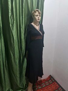 Elegant Black Midi Dress