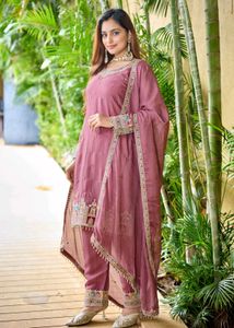 Elegant White &amp; Gold Embroidered Saree