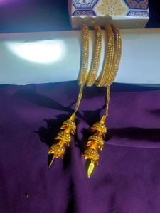 Golden sparkling latkan Bangles