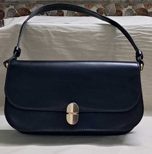 Chic Black Shoulder Bag