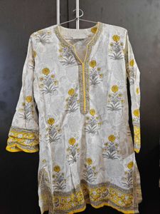 Sabhyata Floral Kurta