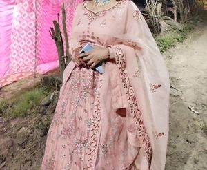 Beautiful🧿 Peach 🍑 Net Lehanga- PRICE DROP