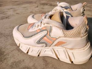 White 🤍 Shoes