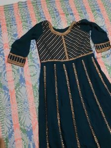 Elegant Green Embroidered Kurta Set