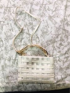 Chic White Crossbody Bag Gold Chain