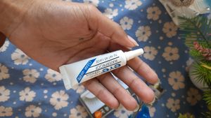 New False Eyelashes And I Have Used This Glue And Curler Once Or Twice