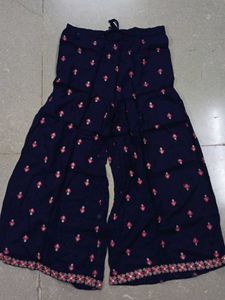 Embroidered Kurta Set..