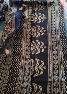 Elegant Black &amp; Beige Saree🖤