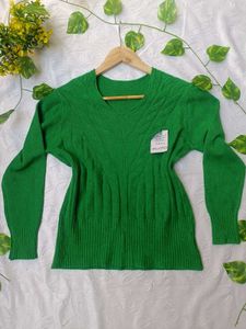 Classic V-Neck Knit Sweater 💚