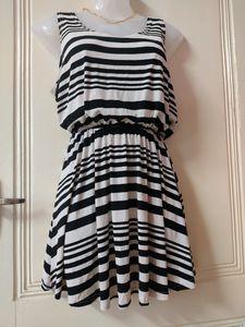 short printed striped dress