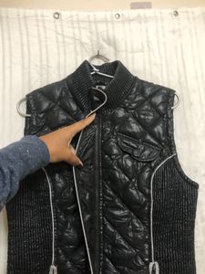 PH 8 Black Sleeveless Puffer Jacket