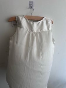 H&amp;M Off White Top - S