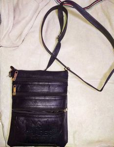 Black Sling Bag Leather & Multi-Zip|Good Condition