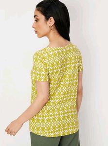 Patterned Women&#39;s Top
