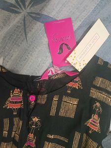Varanga Black Multicolour Crop Top