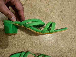 Dressberry Heels