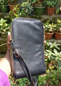 Stylish girls sling Bag Black with freebies ✨