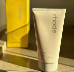 Rhode Pineapple Refresh Ananas PGA Cleanser
