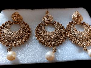 Earrings And Maangtika Set