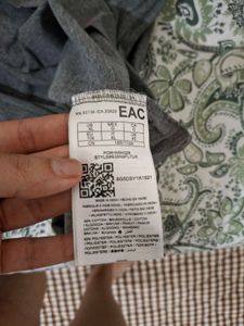 Guess Tshirt