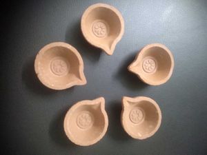 5 Diwali Diyas