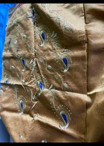 golden ssarewith blouse piece 😍😍