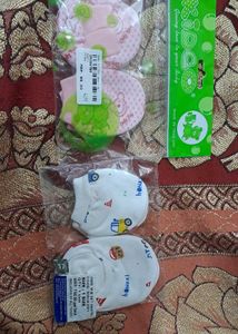2 Pair Of Mittens And Socks For Newborn
