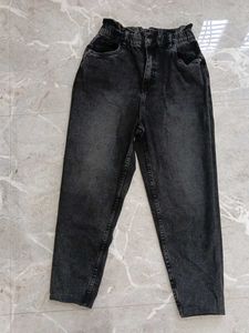 Black High-Waisted Jeans