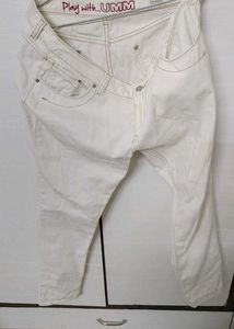 Play with UMM White Jeans