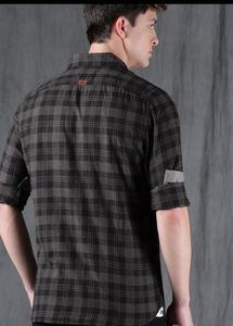 WROGN Men Black &amp; Grey Slim Fit CheckedCasual Shi