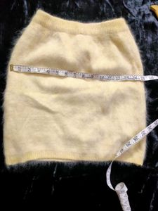 Strechable Woolen Skirt