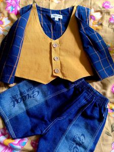 Boy&#39;s Vest &amp; Short Set