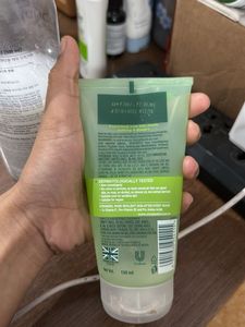 Simple Refreshing Facial Wash