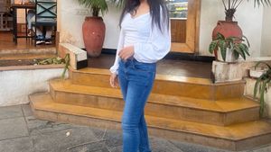 Pretty Corset Style White Top😍😍