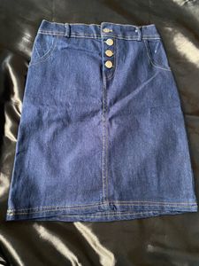 mini skirt