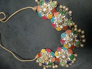 Boutique Set Neckpiece With Jhumka And Tika.
