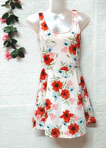 Size Extra Small H&amp;M Floral Skater Dress🎉Offer🎉