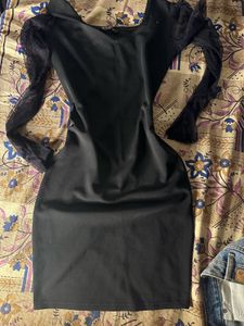 black bodycon dress