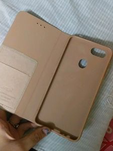 Oppo F7 Premiun Royal series phone case golden)