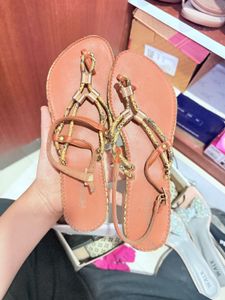Catwalk &amp; Metro Flats Size 7 Each 800 Coins