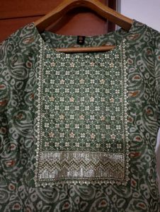 Green And White Kurta Set💚