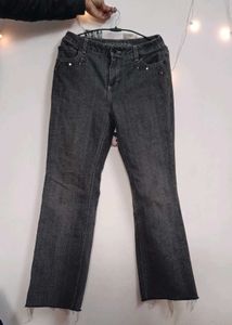 Low rise y2k bootcut jeans.