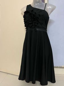 Pintrest Black One-Shoulder Dress