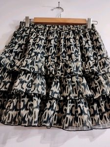 Women Grey And Black Printed Short Skirt