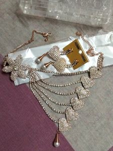 Diva Necklace and Earrings Set