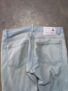 I am offering a very well made perfect jeans ver