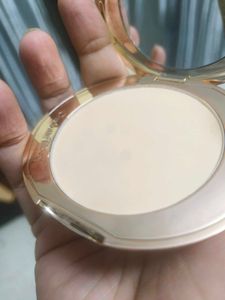 Charlotte Tilbury Medium Compact - Full Size