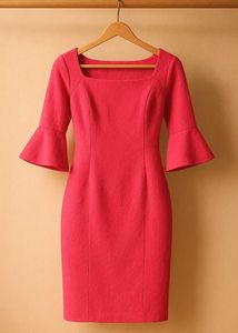 Chic Pink Bodycon Dress 🌷🎀