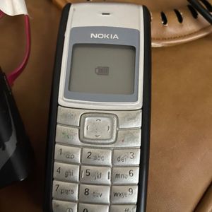 Vintage Nokia 1110i – With Box &amp; Charger