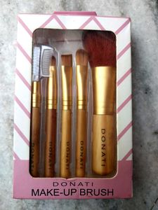 Makeup Brush &amp; Sponge Set